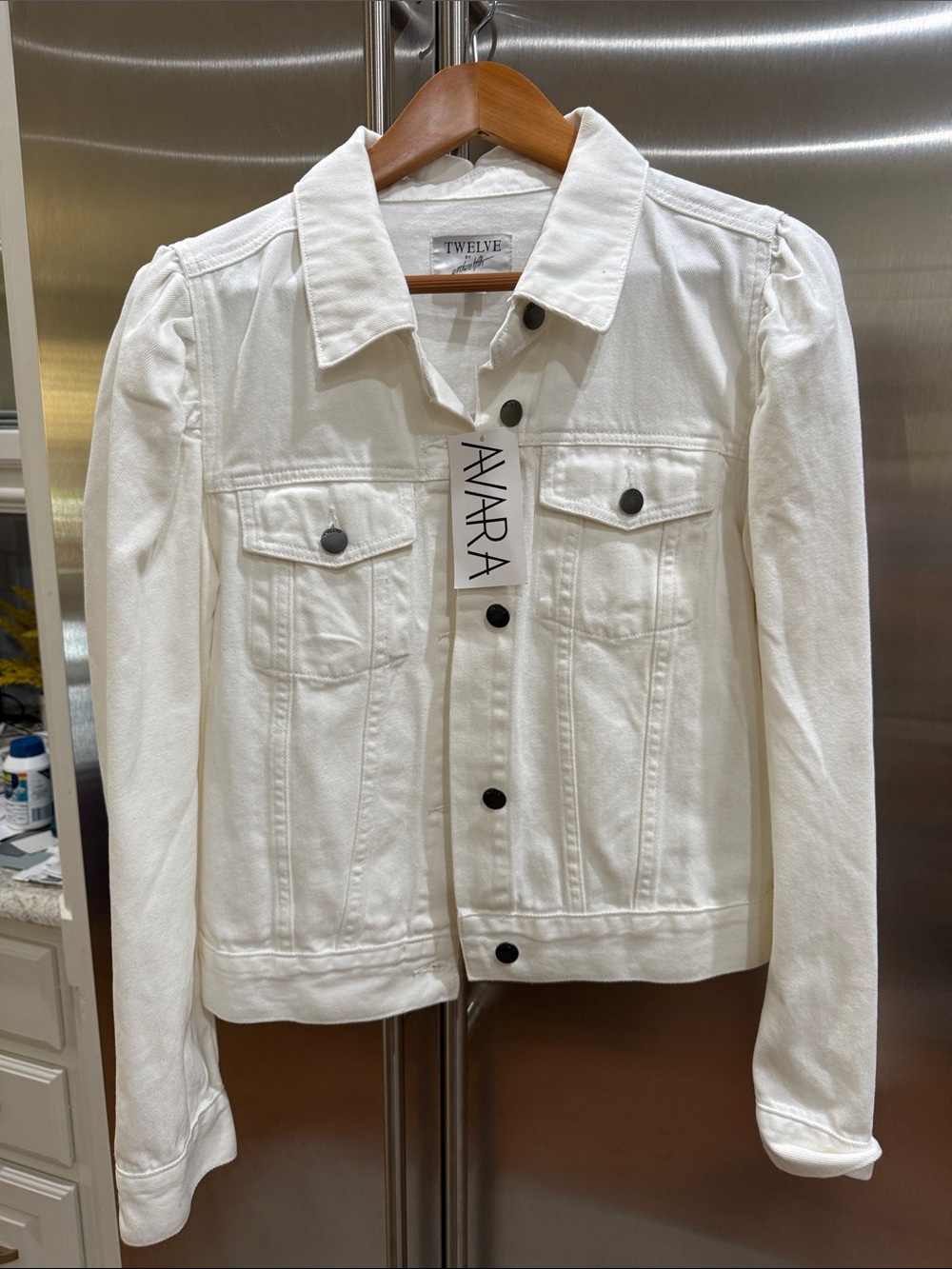 Size L - NWT - Never Worn. White Denim Jacket - Classic Women's Jean Jacket